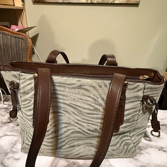 Gray and Brown Satchel with Structured Design and Leather Handles - Picture 5 of 9